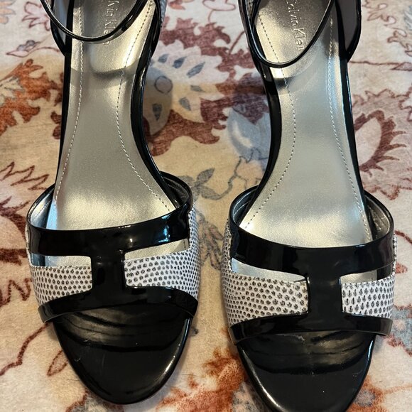 CALVIN KLEIN BLACK AND WHITE PUMPS LIKE NEW SZ 10M - Picture 9 of 9